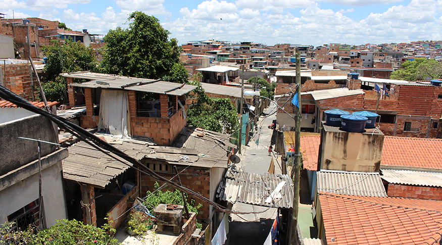 Goiás se destaca na redução da pobreza em 2023