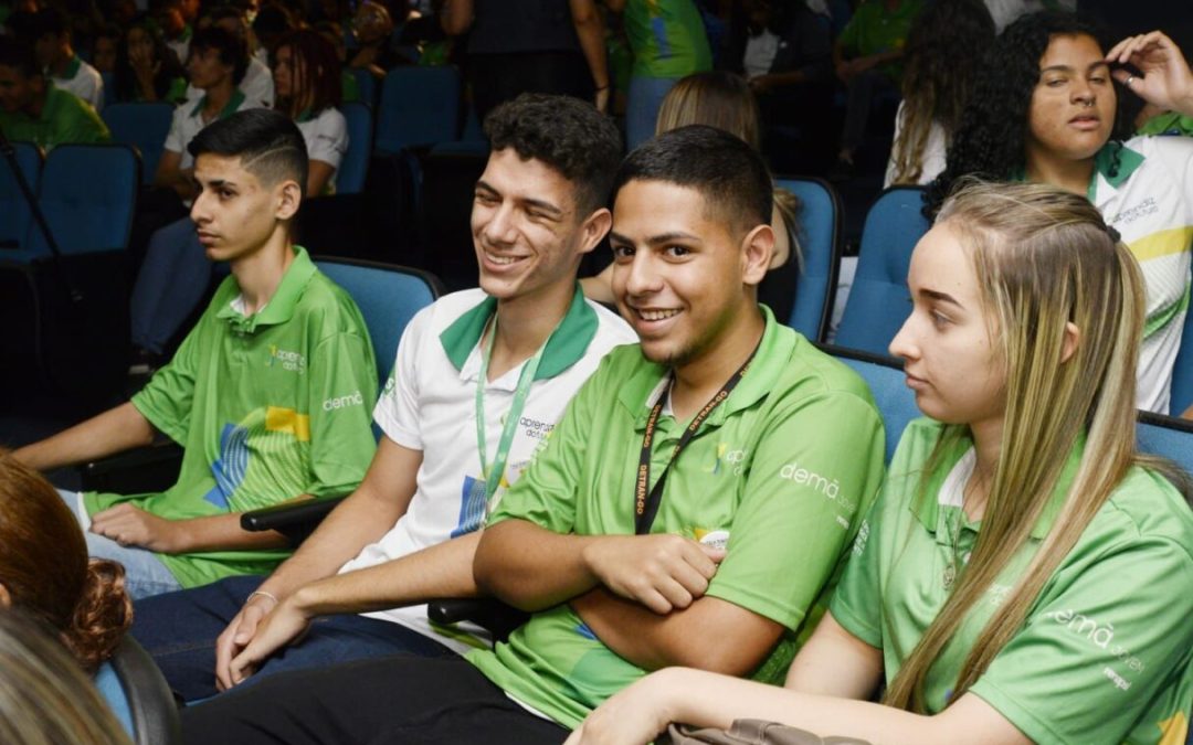 Aprendizagem profissional bate recorde e pode ser mecanismo de transformação social