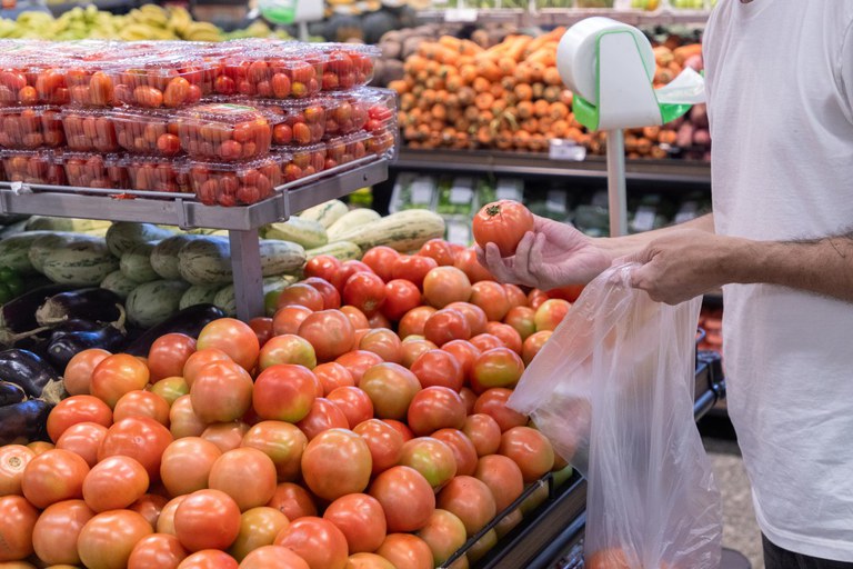 Maioria dos alimentos da cesta básica tem queda de preços em Goiânia