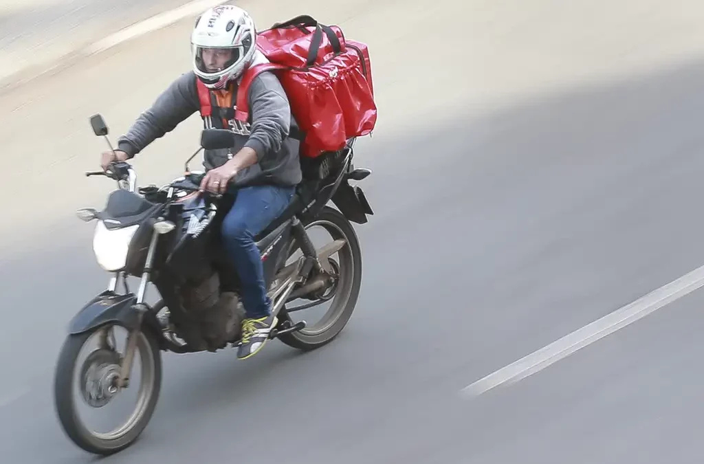 Flexibilidade e autonomia estão entre fatores por trás da expansão do trabalho por plataformas digitais